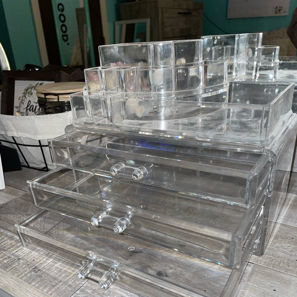 Plastic stackable makeup organizer - Picture 2 of 4